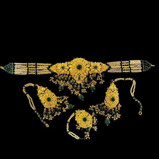 Timeless Green Gold-Plated Choker Necklace Set