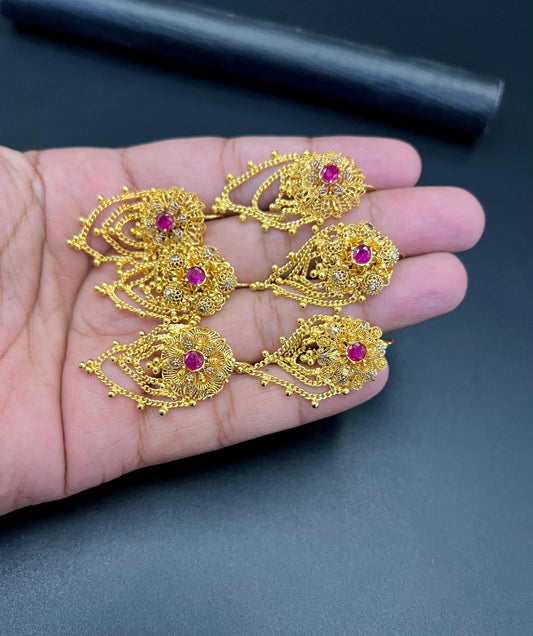 1 Pair Luxury Gold-Plated Maroon r Earrings