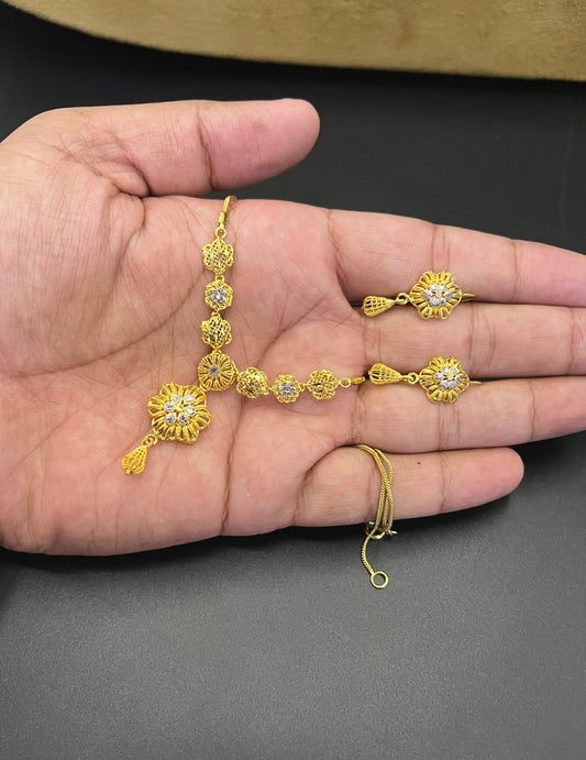 Beautifully Crafted Gold-Plated Pendant Set with Fine Finish