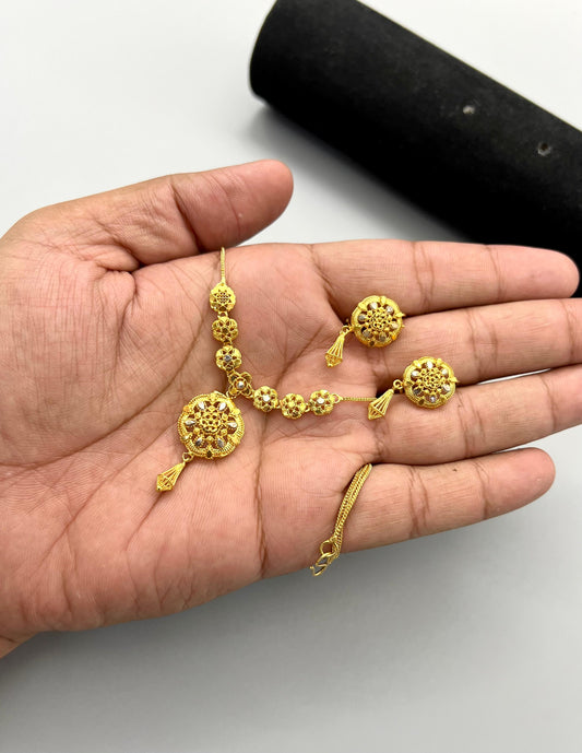 Luxury Gold-Plated Pendant & Earrings Set Featuring Zircons