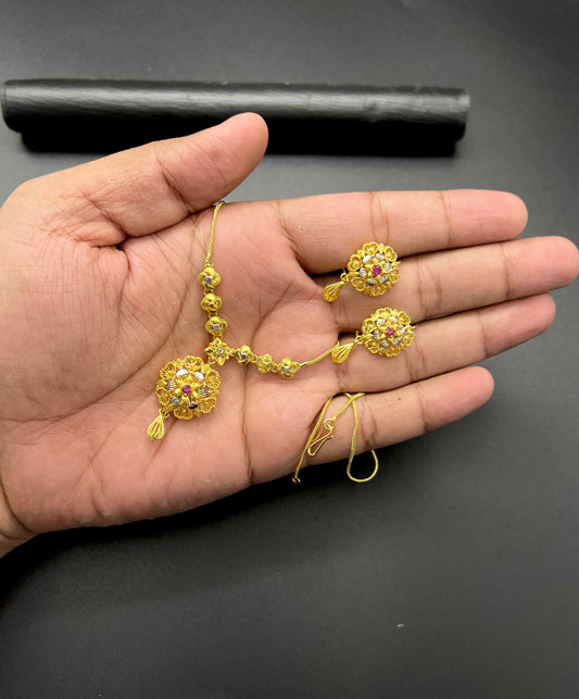Royal Glow Gold-Plated Pendant Set Adorned with Zircons