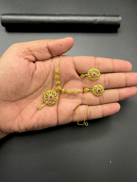 Beautiful Gold-Plated Pendant Set with Sparkling Zircons